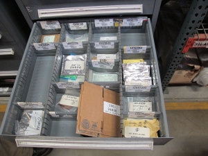 STANLEY VIDMAR HEAVY DUTY 5-DRAWER PARTS CABINET W/ CONTENTS (W-50) LOADING & HANDLING FEE $25-